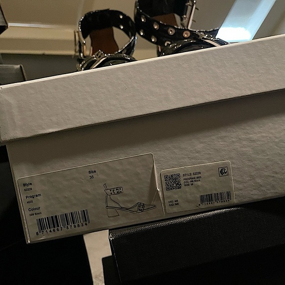 Ganni Buckle Open Cut Low Heel Pump NEW IN BOX - Picture 7 of 8